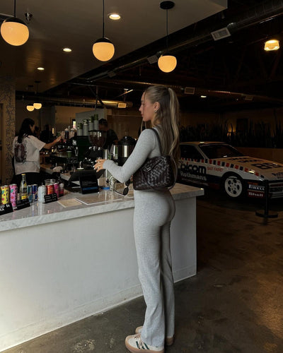 Fitted top and trousers – Chic & casual