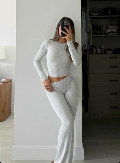 Fitted top and trousers – Chic & casual